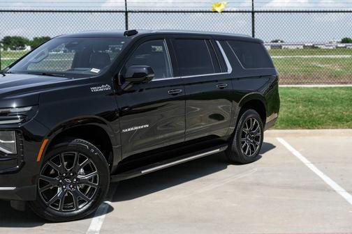 Black 2026 Chevrolet Suburban High Country