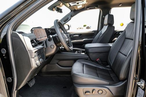 Black 2026 Chevrolet Suburban High Country