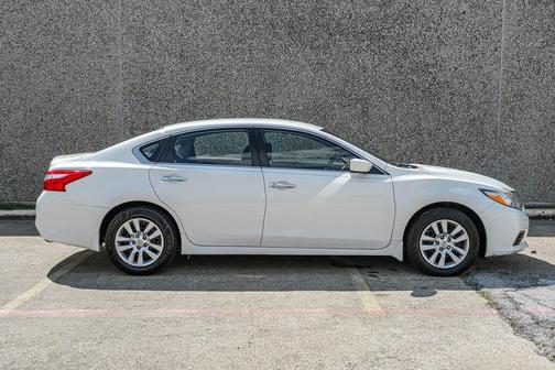 Glacier White 2018 Nissan Altima 2.5 S