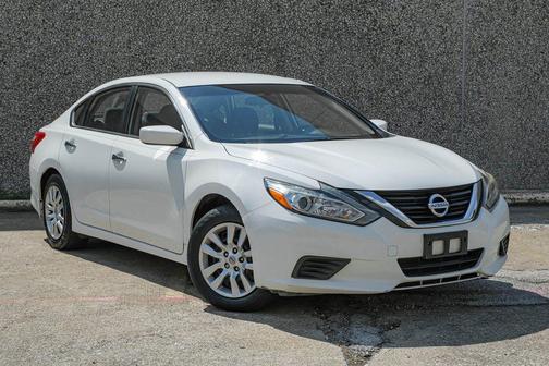Glacier White 2018 Nissan Altima 2.5 S