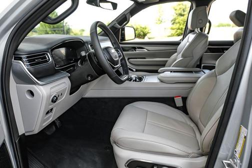 Silver Zynith 2025 Jeep Wagoneer Series II