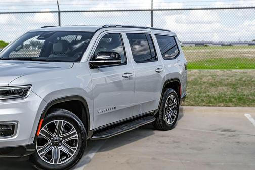 Silver Zynith 2025 Jeep Wagoneer Series II