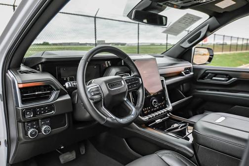 Summit White 2025 GMC Yukon Denali