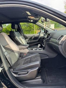 Diamond Black 2019 Jeep Grand Cherokee Altitude