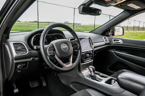 Diamond Black 2019 Jeep Grand Cherokee Altitude
