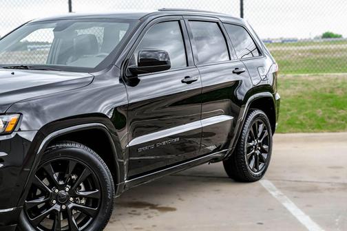 Diamond Black 2019 Jeep Grand Cherokee Altitude