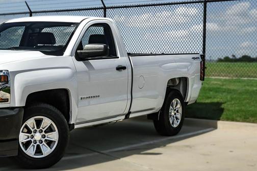Summit White 2018 Chevrolet Silverado 1500 WT