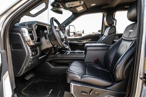 Iconic Silver Metallic 2024 Ford F-250 Platinum