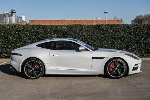 2018 Jaguar F-TYPE R