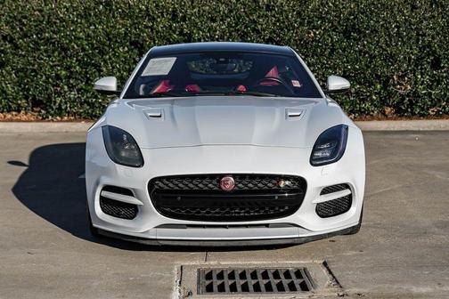 2018 Jaguar F-TYPE R