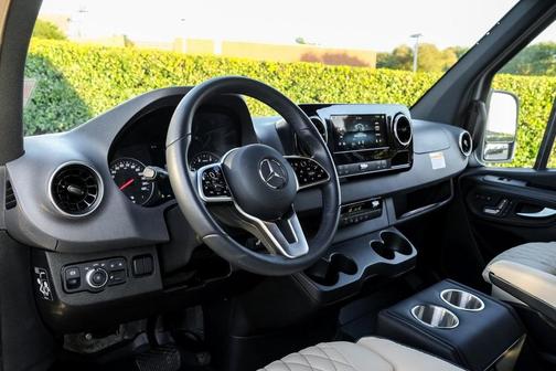2024 Mercedes-Benz Sprinter 2500 170 WB