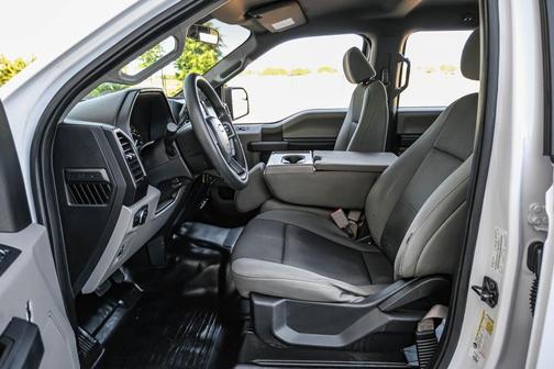 Oxford White 2018 Ford F-150 XL