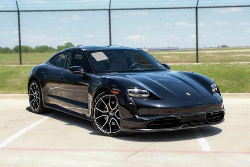 Jet Black Metallic 2022 Porsche Taycan Base