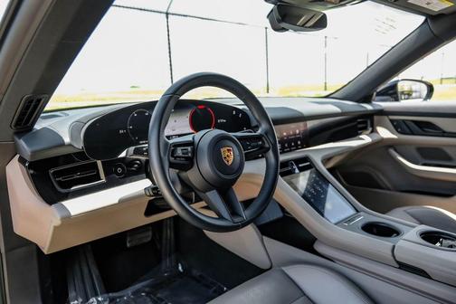 Jet Black Metallic 2022 Porsche Taycan Base