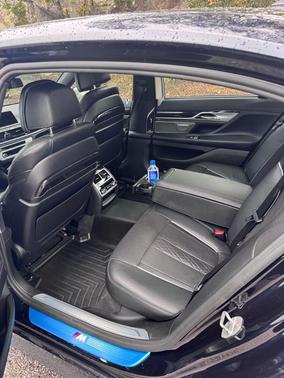 Carbon Black Metallic 2021 BMW 740 i