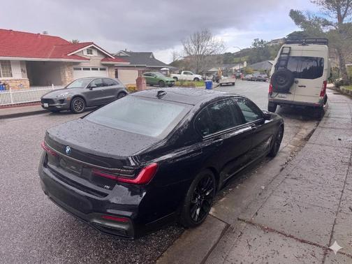 Carbon Black Metallic 2021 BMW 740 i