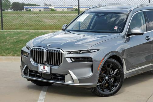 Skyscraper Gray Metallic 2024 BMW X7 xDrive40i
