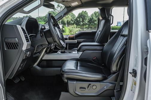 Oxford White 2019 Ford F-150 Lariat