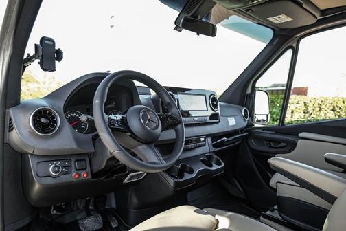 2025 Mercedes-Benz Sprinter 2500 170 WB
