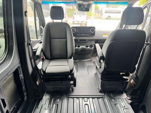 Silver 2022 Mercedes-Benz Sprinter 2500 144 WB