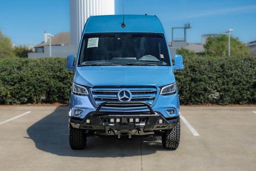 Brilliant Blue 2022 Mercedes-Benz Sprinter 2500 170 WB