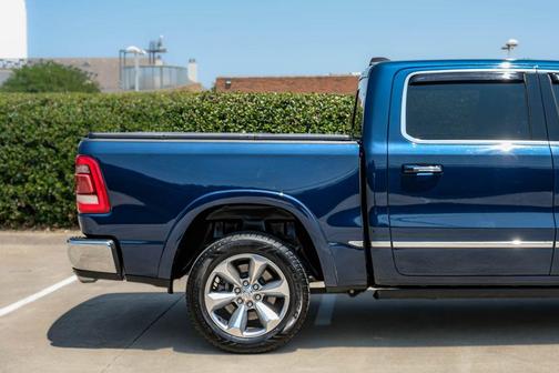 Patriot Blue Pearlcoat 2022 RAM 1500 Limited