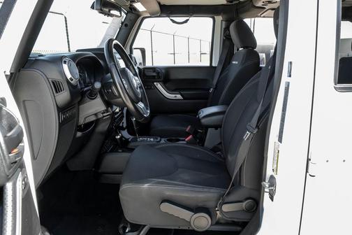 Bright White Clearcoat 2018 Jeep Wrangler JK Unlimited Rubicon