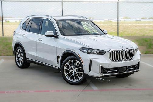 Mineral White Metallic 2024 BMW X5 xDrive40i