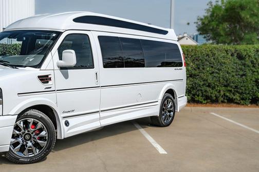 2025 Chevrolet Express 2500 Work Van