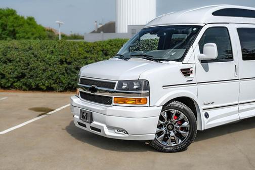 2025 Chevrolet Express 2500 Work Van