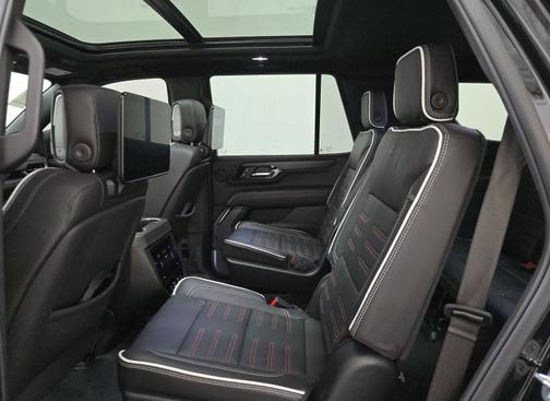 Onyx Black 2025 GMC Yukon AT4 Ultimate