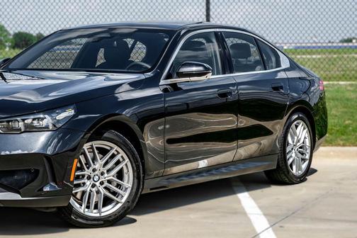 Black Sapphire Metallic 2025 BMW 530 i