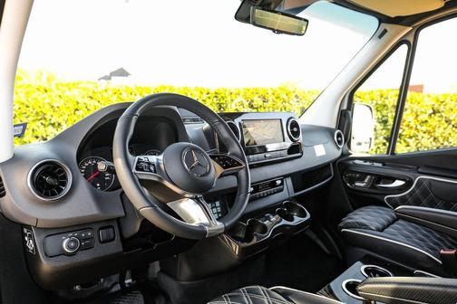 White 2025 Mercedes-Benz Sprinter 2500 144 WB