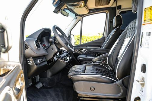 White 2025 Mercedes-Benz Sprinter 2500 144 WB