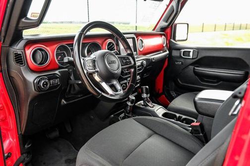 Firecracker Red Clearcoat 2021 Jeep Gladiator Rubicon