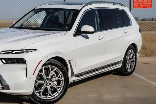 2025 BMW X7 xDrive40i