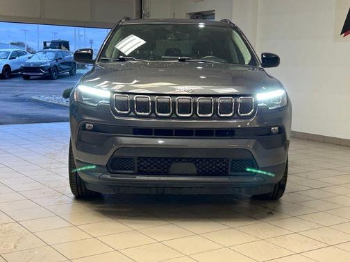 2022 Jeep Compass Latitude Lux