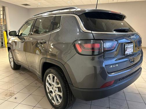 2022 Jeep Compass Latitude Lux