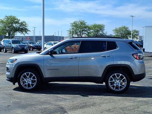 2022 Jeep Compass Latitude Lux