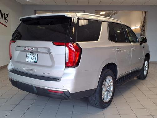 2023 GMC Yukon SLT