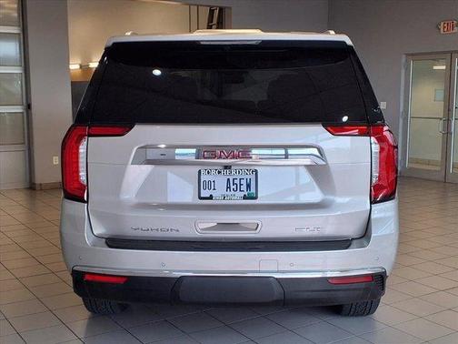 2023 GMC Yukon SLT
