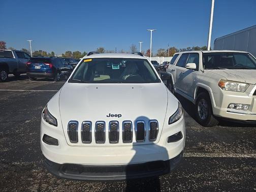 2016 Jeep Cherokee Sport