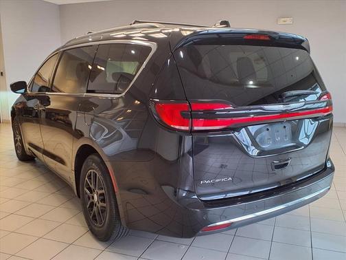 2022 Chrysler Pacifica Touring-L