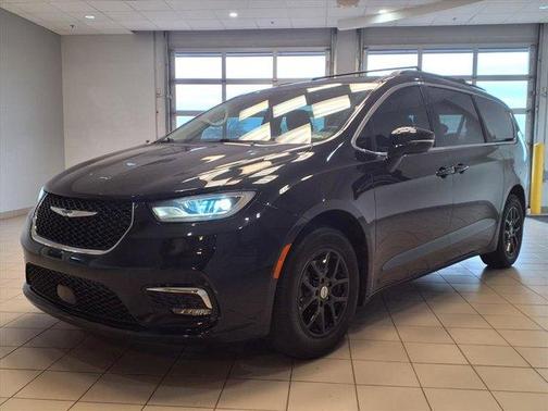 2022 Chrysler Pacifica Touring-L