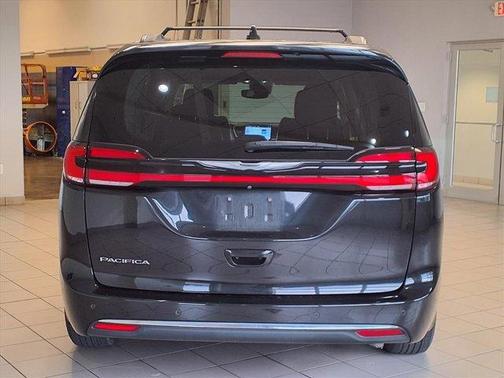 2022 Chrysler Pacifica Touring-L
