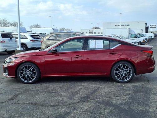 2023 Nissan Altima 2.0 SR