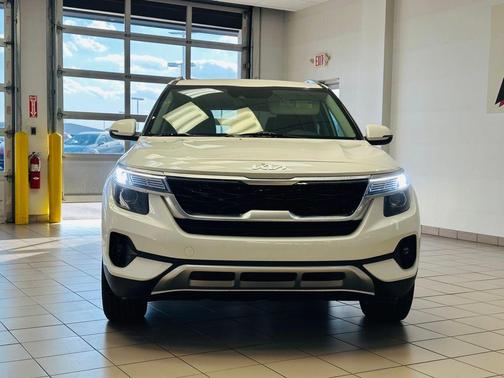2023 Kia Seltos EX