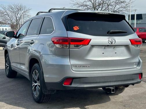 2017 Toyota Highlander LE