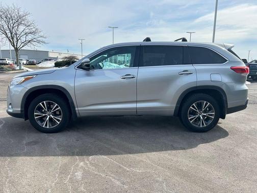 2017 Toyota Highlander LE