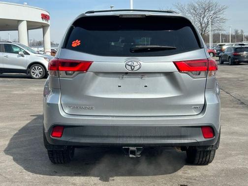 2017 Toyota Highlander LE
